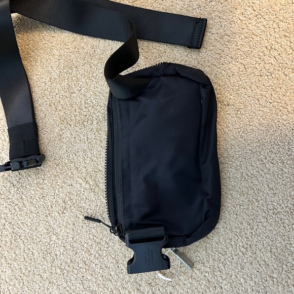 lululemon athletica Black Belt Bag - Picture 4 of 4